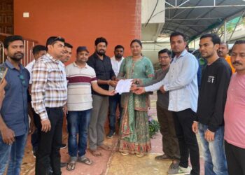 रोहयो कंत्राटी कर्मचाऱ्यांचा आंदोलन तीव्र करण्याचा इशारा, खा.डॉ.हिना गावीत यांना दिले निवेदन