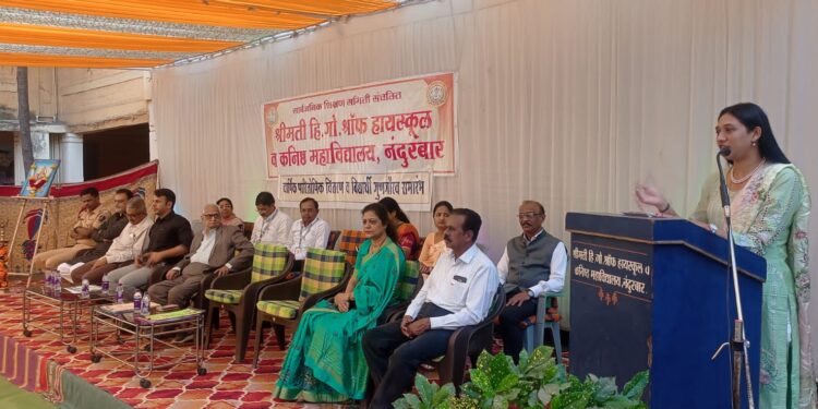 श्रॉफ हायस्कूलमध्ये मान्यवरांच्या उपस्थितीत वार्षिक पारितोषिक वितरण सोहळा 