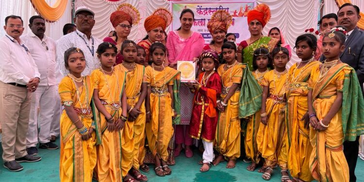 जिल्हा परिषदेच्या शाळांमध्ये खेळाडू घडविण्यासाठी चांगल्या प्रशिक्षकांची मागणी करणार : जि. प.अध्यक्ष डॉ. सुप्रिया गावित