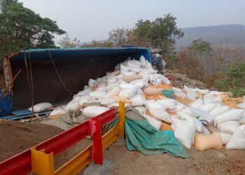 चरणमाळ घाटात दोन वाहनांचा अपघात