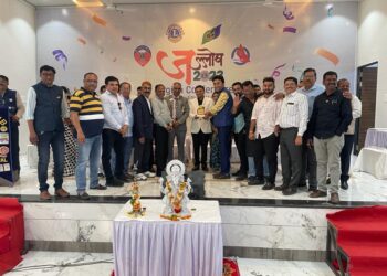 नंदुरबार लायन्स क्लबवर १३ पुरस्कारांचा वर्षाव