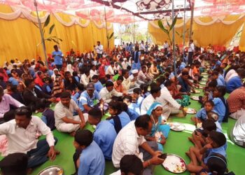 जळखे आश्रमशाळेत मातृ-पितृ पूजन