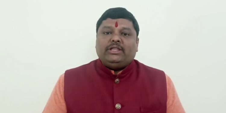 अप्पासाहेब धर्माधिकारी यांच्या ‘महाराष्ट्र भूषण’ पुरस्काराला विरोध जातीयवादातून