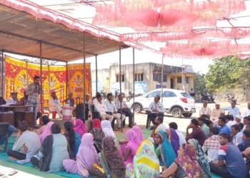 भूजगाव ग्रामसभेत बालविवाह करण्यास बंदी, ग्रामसभेची माहिती दिली जाते लाउडस्पीकरच्या माध्यमातून