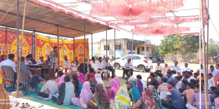 भूजगाव ग्रामसभेत बालविवाह करण्यास बंदी, ग्रामसभेची माहिती दिली जाते लाउडस्पीकरच्या माध्यमातून