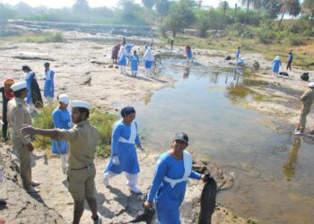 संत निरंकारी मिशनतर्फे शिवण नदीची स्वच्छता