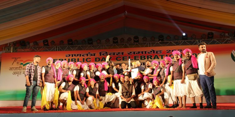 महाराष्ट्राला सर्वोत्कृष्ट चित्ररथाचा द्वितीय, लोकपसंतीत तृतीय तर सांस्कृतिक स्पर्धेतील द्वितीय पुरस्कार प्रदान