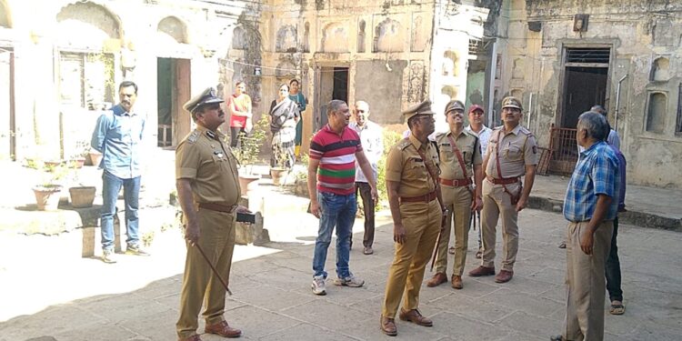 नंदूरबार येथे पोलीस महानिरीक्षक डॉ.बी.जी.शेखर पाटील यांनी केली रंगमहालाची पाहणी