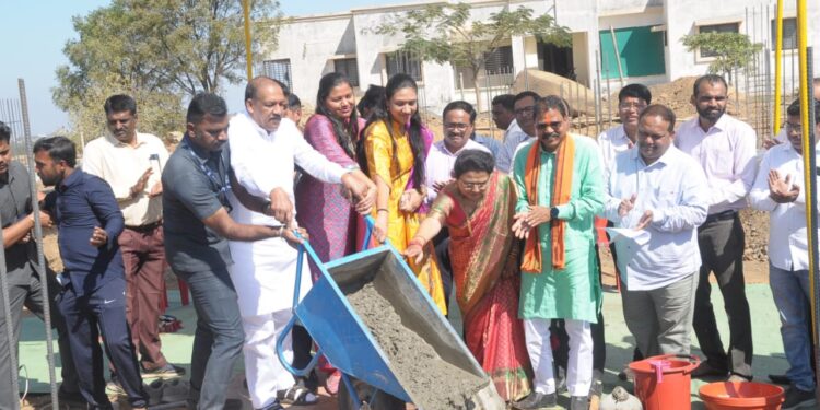 नंदुरबार जिल्ह्यात वैद्यकीय शिक्षणातील अमर्याद संधी : पालकमंत्री डॉ. विजयकुमार गावित