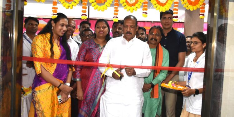 नवापूरच्या ट्रामा केअर सेंटरमुळे अपघातग्रस्तांना त्वरीत मिळणार उपचार: पालकमंत्री डॉ.विजयकुमार गावित