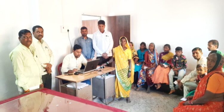 आसाने ग्रामपंचायतीतर्फे आयुष्यमान भारत योजनेसाठी कॅम्पचे आयोजन