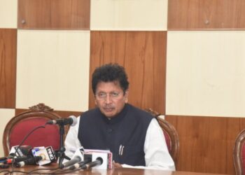 राज्यातील प्राथमिक, माध्यमिक व कनिष्ठ महाविद्यालयातील शिक्षण सेवकांच्या मानधनात वाढ