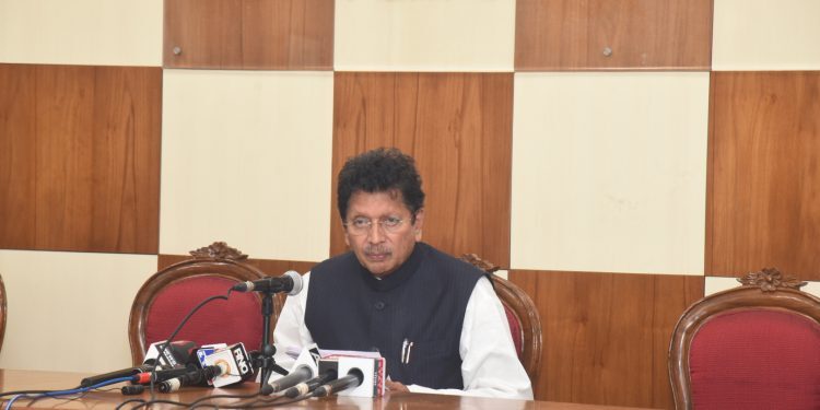 राज्यातील प्राथमिक, माध्यमिक व कनिष्ठ महाविद्यालयातील शिक्षण सेवकांच्या मानधनात वाढ