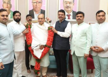 ज्येष्ठ समाजसेवक, निरूपणकार आप्पासाहेब धर्माधिकारी यांना महाराष्ट्र भूषण पुरस्कार