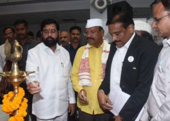 नंदूरबारच्या दोन शेतकऱ्यांचा मुख्यमंत्र्यांच्या हस्ते सत्कार, महाराष्ट्र मिलेट मिशन’साठी २०० कोटी रुपयांची तरतूद