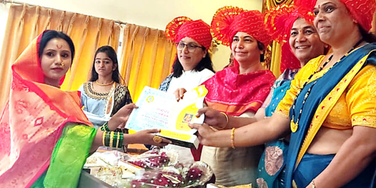 धनश्री आजगे यांचा मॉं साहेब जिजाऊ राष्ट्रीय पुरस्काराने सन्मान