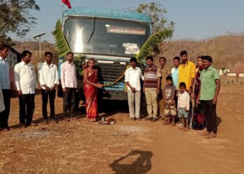 हुंडा- रोषमाळ गावात एस.टी.बस सेवा पुन्हा सुरू