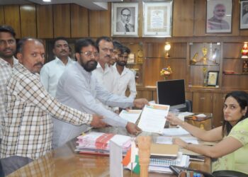 बंजारा समाजाच्या तांड्यांना महसुली दर्जा मिळवुन स्वतंत्र ग्रामपंचायत करा