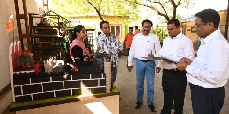 डॉ. विक्रांत मोरे मित्र मंडळ नंदुरबार तर्फे ऐतिहासिक किल्ले निर्मिती व रांगोळी स्पर्धा उत्साहात