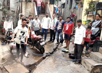 नंदुरबार शहरात डासांचा वाढता प्रादुर्भाव, राष्ट्रवादी युवक कॉंग्रेसतर्फे फवारणी अभियान