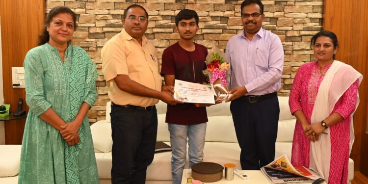 इन्स्पायर अवॉर्ड प्रदर्शनाच्या माध्यमातून श्रॉफ हायस्कूलच्या शिरपेचात पुन्हा एकदा मानाचा तुरा