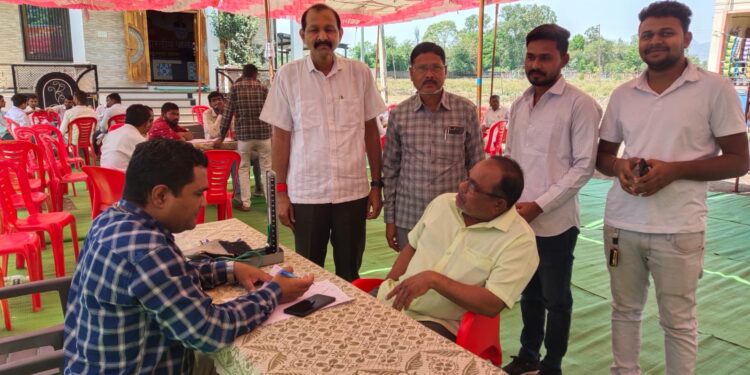 अक्कलकुवा येथे शिबीरात ५२५ रूग्णांची आरोग्य तपासणी