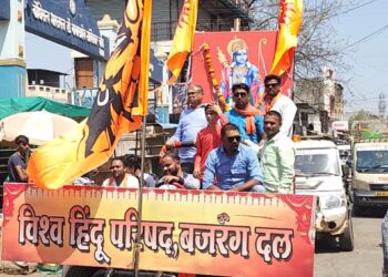 रामजी की निकली सवारी: शहादा येथे विश्व हिंदू परिषद व बजरंग दलातर्फे भव्य मोटरसायकल रॅली