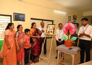 श्रॉफ हायस्कूलमध्ये राष्ट्रीय विज्ञान दिन साजरा