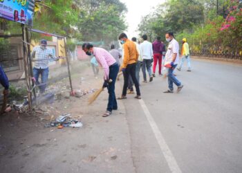 डॉ.नानासाहेब धर्माधिकारी यांच्या जन्मशताब्दी वर्षा निमित्त शहादा येथे स्वच्छता अभियान
