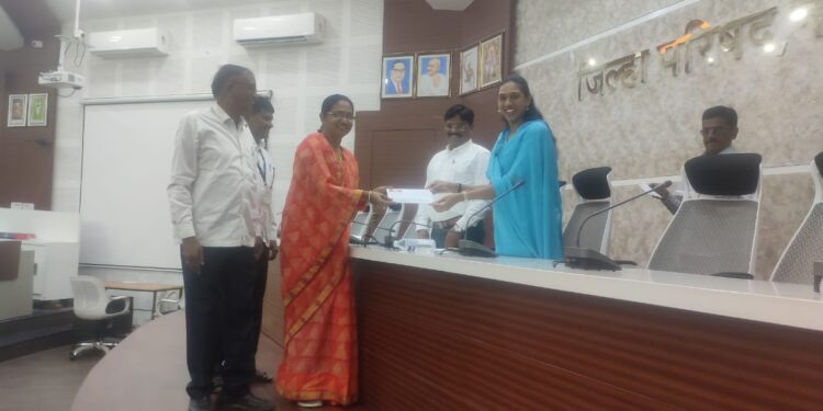 सांडपाणी व घनकचऱ्याचे कामे गुणवत्तापूर्ण करावीत : जि.प.अध्यक्षा डॉ. सुप्रिया गावित