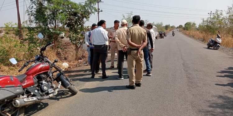 दोघा शेतकर्‍यांना पिस्टलचा धाक दाखवुन १४ लाख लुटले