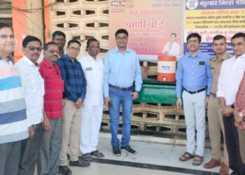 नवापूर येथील बसस्थानक परिसरात पाणीपोईचे उदघाटन