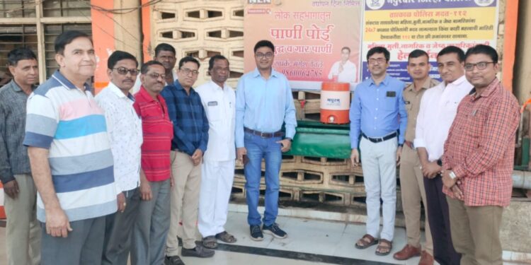नवापूर येथील बसस्थानक परिसरात पाणीपोईचे उदघाटन