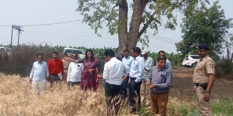 मोड येथील नुकसानग्रस्त भागाला जिल्हाधिकाऱ्यांची भेट