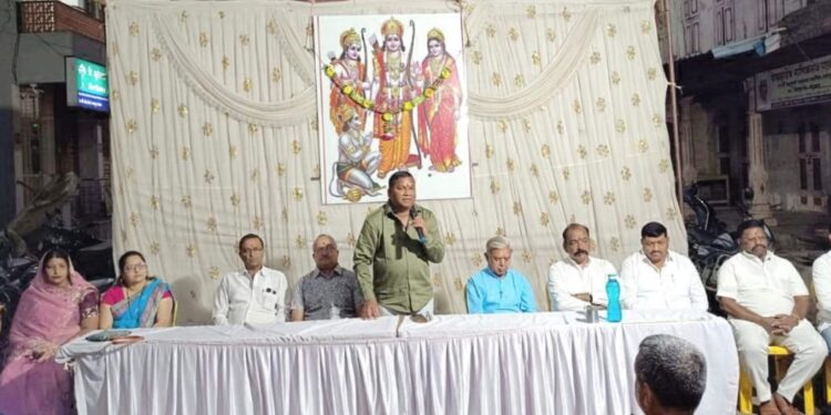 नवापूर येथे समितीचे अध्यक्ष भरत गावित यांच्या हस्ते श्री.राम जन्मोत्सव समिती कार्यालयाचे उद्घाटन