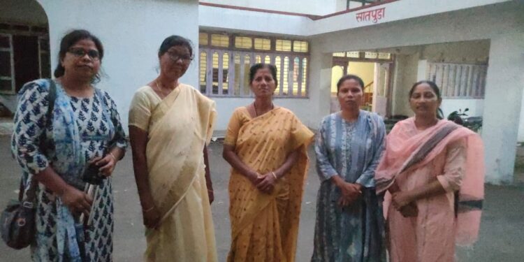 आदिवासी साहित्यिक कुसुम अलाम जिल्हा दौऱ्यावर, 15  एप्रिल  रोजी पहिले गडचिरोली येथे आदिवासी महिला साहित्य संमेलन