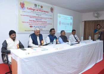 शहादा येथे संशोधन प्रकल्प या विषयावर कार्यशाळा व संशोधन प्रकल्प सादरीकरण