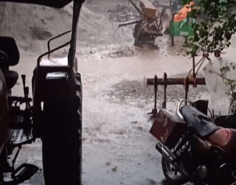 शहादा तालुक्यात अवकाळी पावसाने झोडपले,गोगापुर परिसरात झाली गारपीट