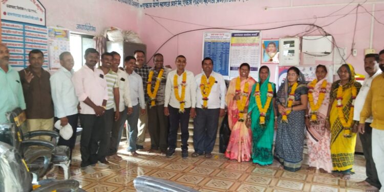 काकर्दे ग्रामपंचायतीच्या सरपंचपदी पुंडलिक भापकर यांची बिनविरोध निवड