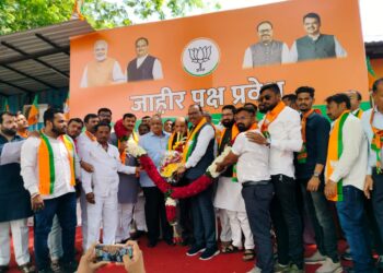 काँग्रेस पक्षातील प्रमुख पदाधिकाऱ्यांचा मुंबईत भाजपात प्रवेश