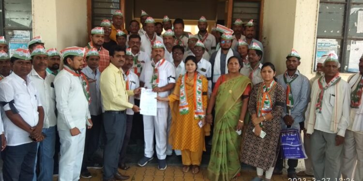 तळोदा येथे खा. राहुल गांधी यांच्यावरील कारवाईच्या निषेधार्थ कॉंग्रेसतर्फे आंदोलन