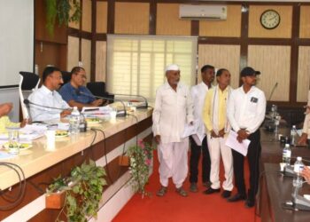 संभाव्य पाणी टंचाई लक्षात घेऊन विविध कामांचे प्रस्ताव सादर करावेत- पालकमंत्री डॉ. विजयकुमार गावित