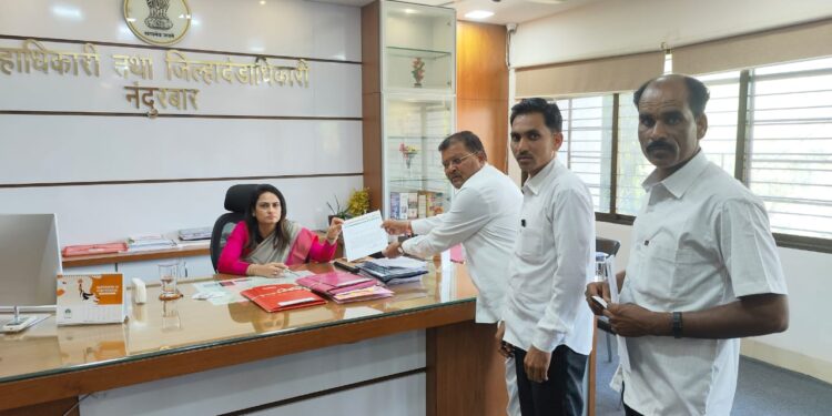 कोकणच्या धर्तीवर सातपुड्यातील नुकसानीचे पंचनामे करा, जि.प.विरोधी पक्षनेते रतन पाडवी यांची जिल्हाधिकाऱ्यांकडे मागणी