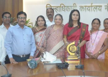 आशा माळी व कांताबेन पाटील यांना पुण्यश्लोक अहिल्यादेवी होळकर पुरस्कार वितरण