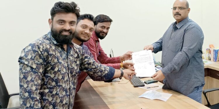 महाराणा प्रताप पुतळ्याजवळ बॅनर लावण्यास बंदी घालावी