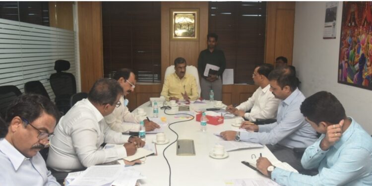 मद्याची अवैध वाहतूक रोखण्यासाठी उत्पादन शुल्क व गृह विभागाने संयुक्त कारवाई वाढवावी – मंत्री शंभूराज देसाई