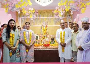 कुढावद येथे द्वारकाधीश महाराजांच्या मूर्तीची स्थापना