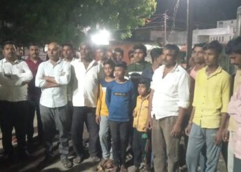 काकर्दे ग्रामपंचायतीतर्फे पत्रकार स्व.रवींद्र चव्हाण यांना अनोखी श्रद्धांजली; पाणी वितरणाच्या कालावधीचे लोकार्पण