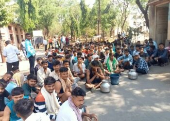 नंदूरबार येथे सुविधा मिळत नसल्याने आयटीआय वस्तीगृहातील विद्यार्थ्यांचे ठिय्या आंदोलन