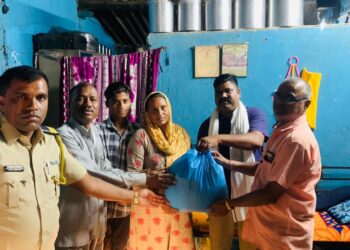 ते सांभाळतात अंथरुणाला खिळून असलेल्या पोलीसांचे कुटूंब !